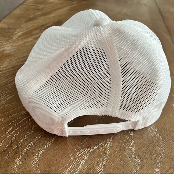 YP Classics smiley face mesh SnapBack ballcap - Picture 2 of 5